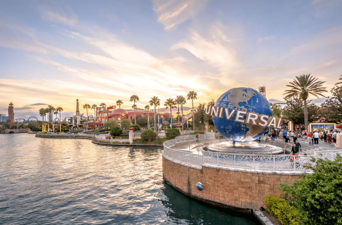 Hire Sedan in Universal Studios